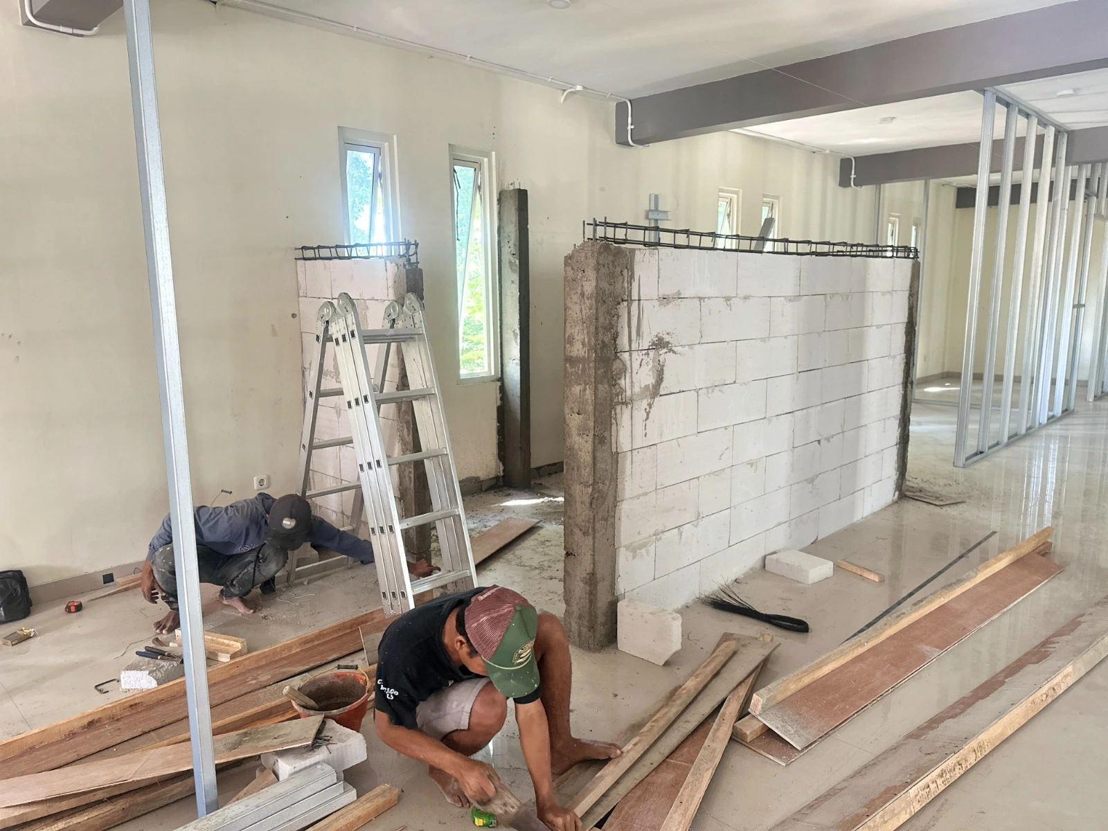 UPDATE RENOVASI HARI KE-9 — PONPES UKHUWAH ISLAMIYAH SULAIMANIYAH INSTITUTE
